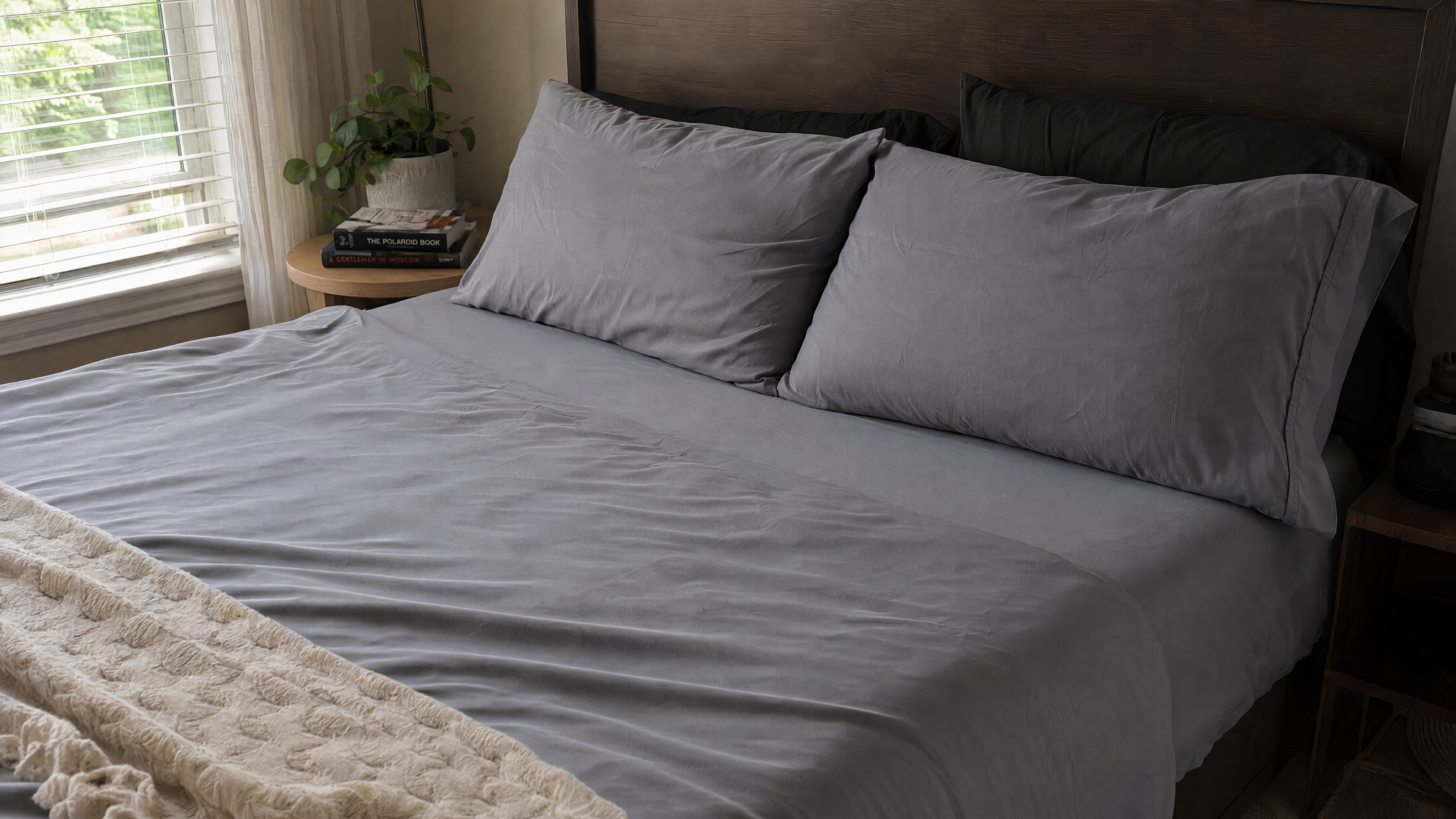 Real bedroom with LuxClub double-brushed microfiber sheets avoiding sheet buying mistakes for hot sleepers